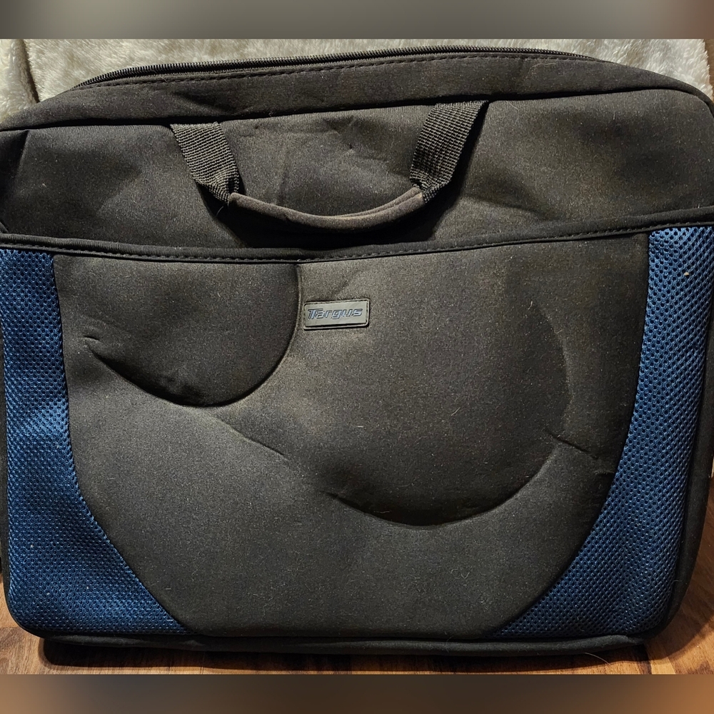 Targus 17" Laptop Slip Case with Neoprene Exterior and Storage Sections, Unused